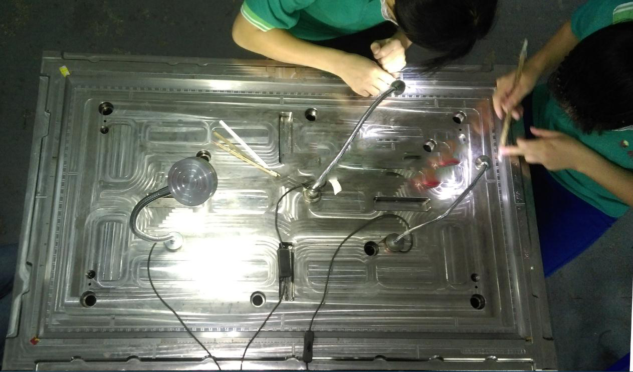 顯示器電視機(jī)邊框模具拋光